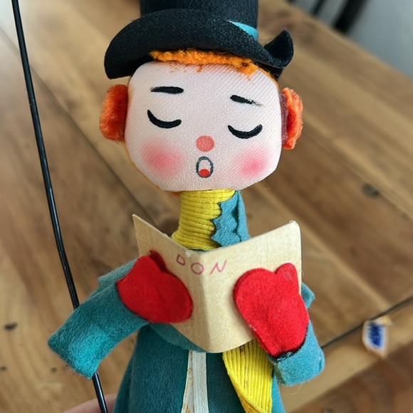 R. Dakin & Company Dream Dolls Carolers Preowned - Picture 8 of 15